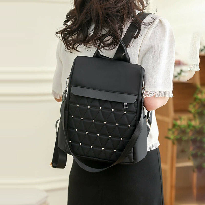 包包 後背包 尼龍包包 防潑水後背包 前背背包 防盜背包 旅行背包 鉚釘包包 防盜背包 黑色包包 送女生 小禮物 704