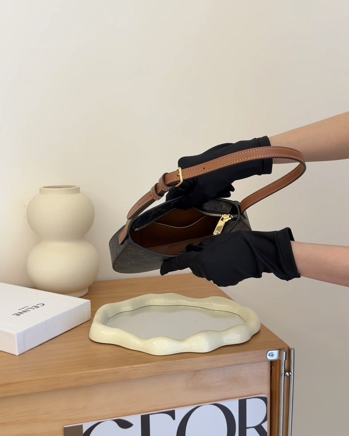 CELINE｜TILLY 中號腋下包 黑老花