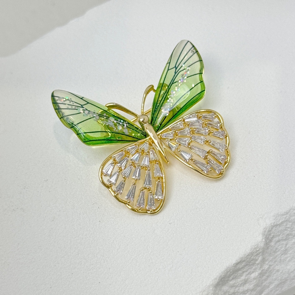 翠蝶綻晨光(綠)胸針