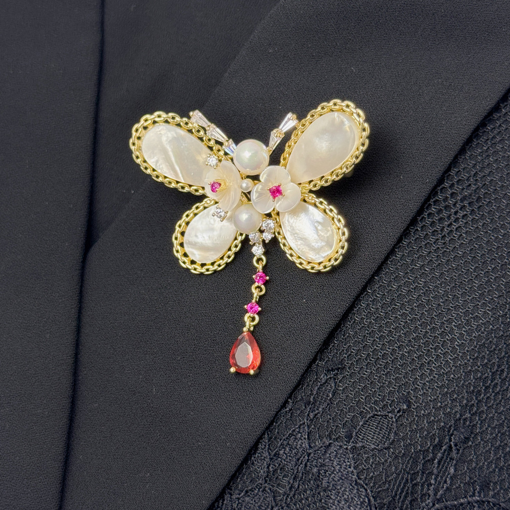 琉金綴紅影胸針