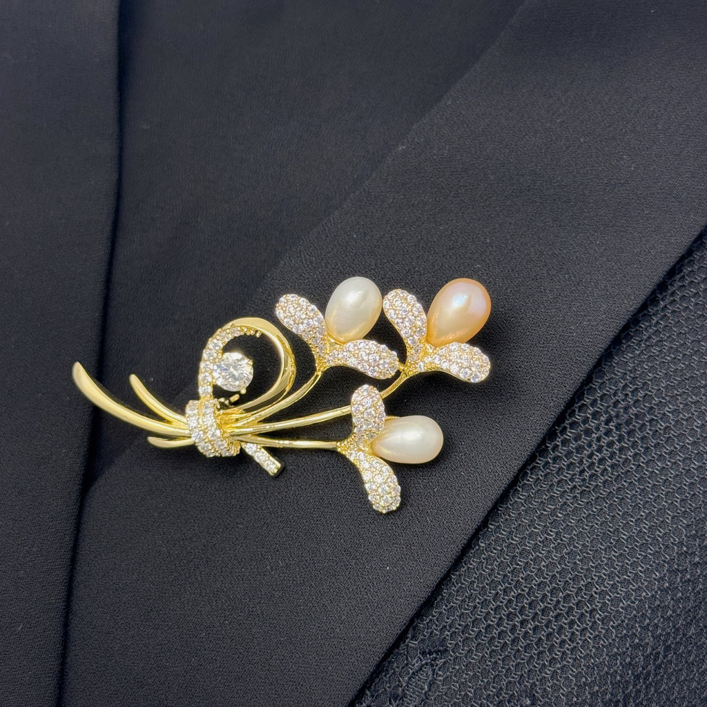 琉羽綻金華胸針