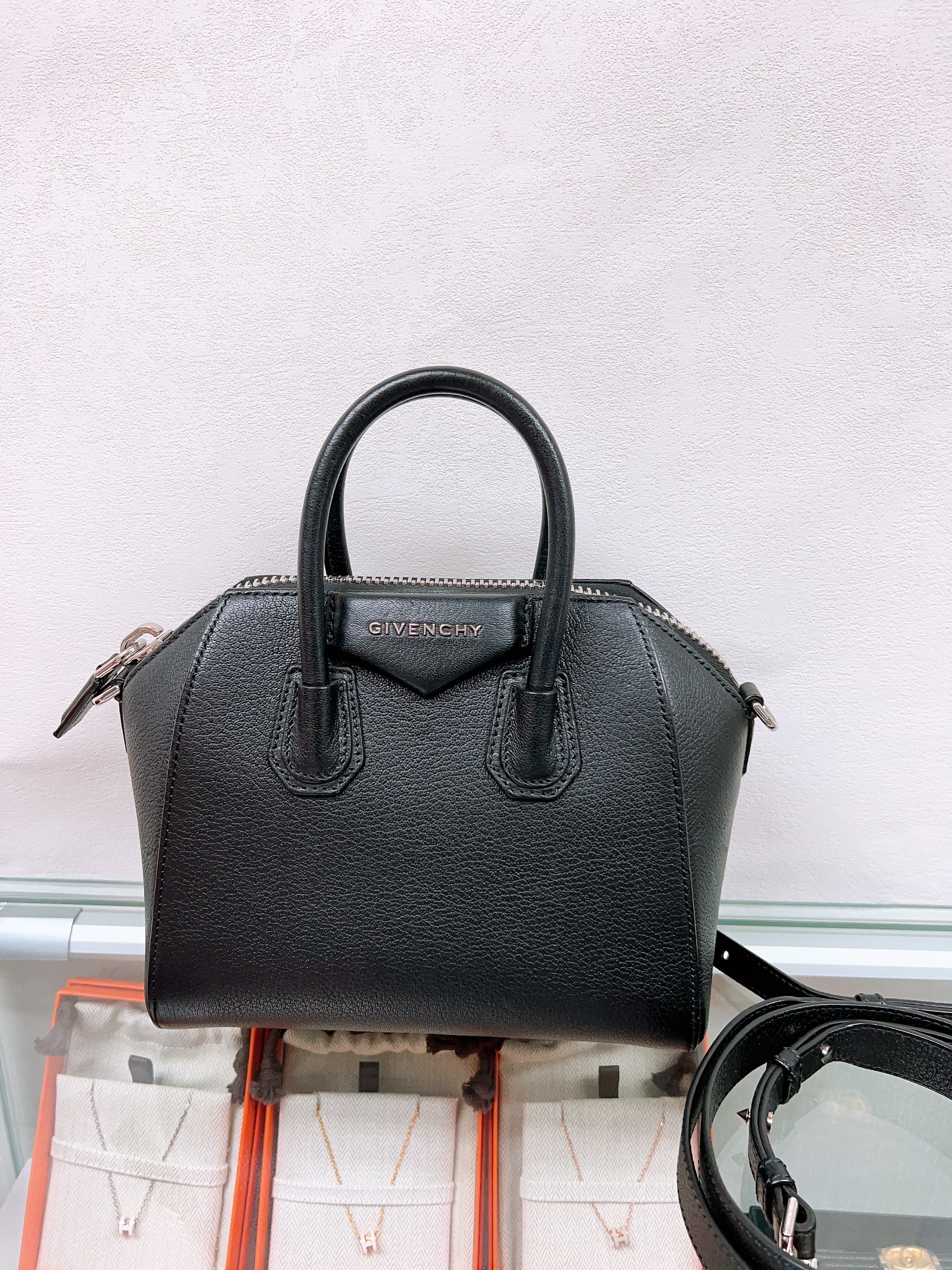 Givenchy antigona mini handle bag black
