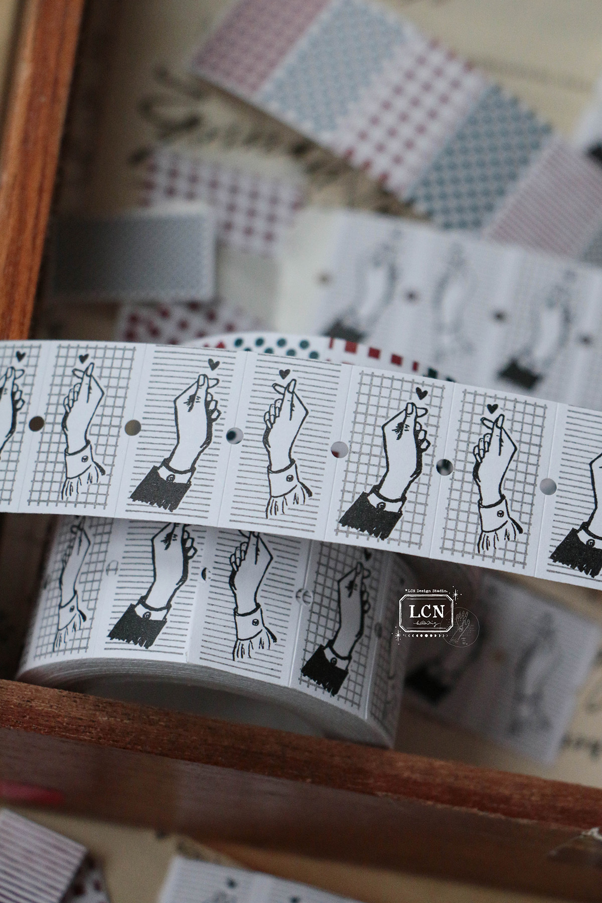 Preorder - LCN Design Studio 2025 Spring new release - Label Stickers - Finger heart