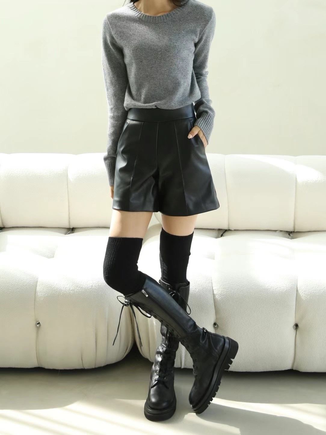 黑色壓腹家後鬆緊pu短褲  L號現貨 庫存出清