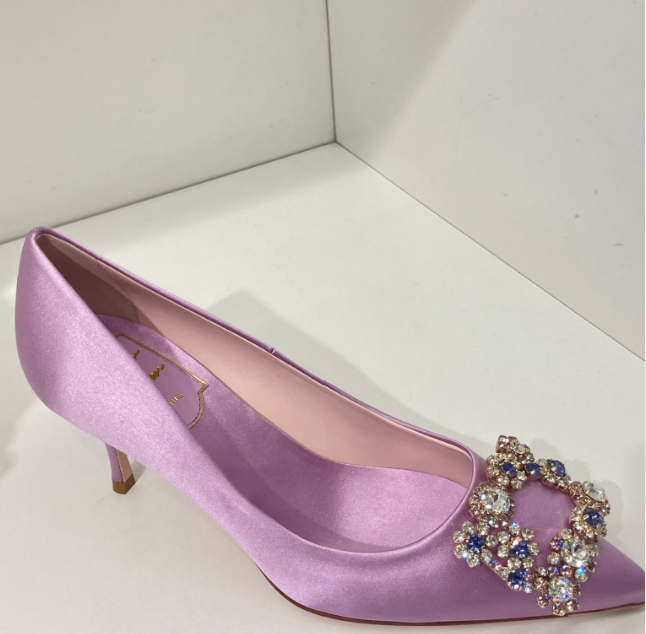 Roger Vivier RV flower strass heels 65mm light purple