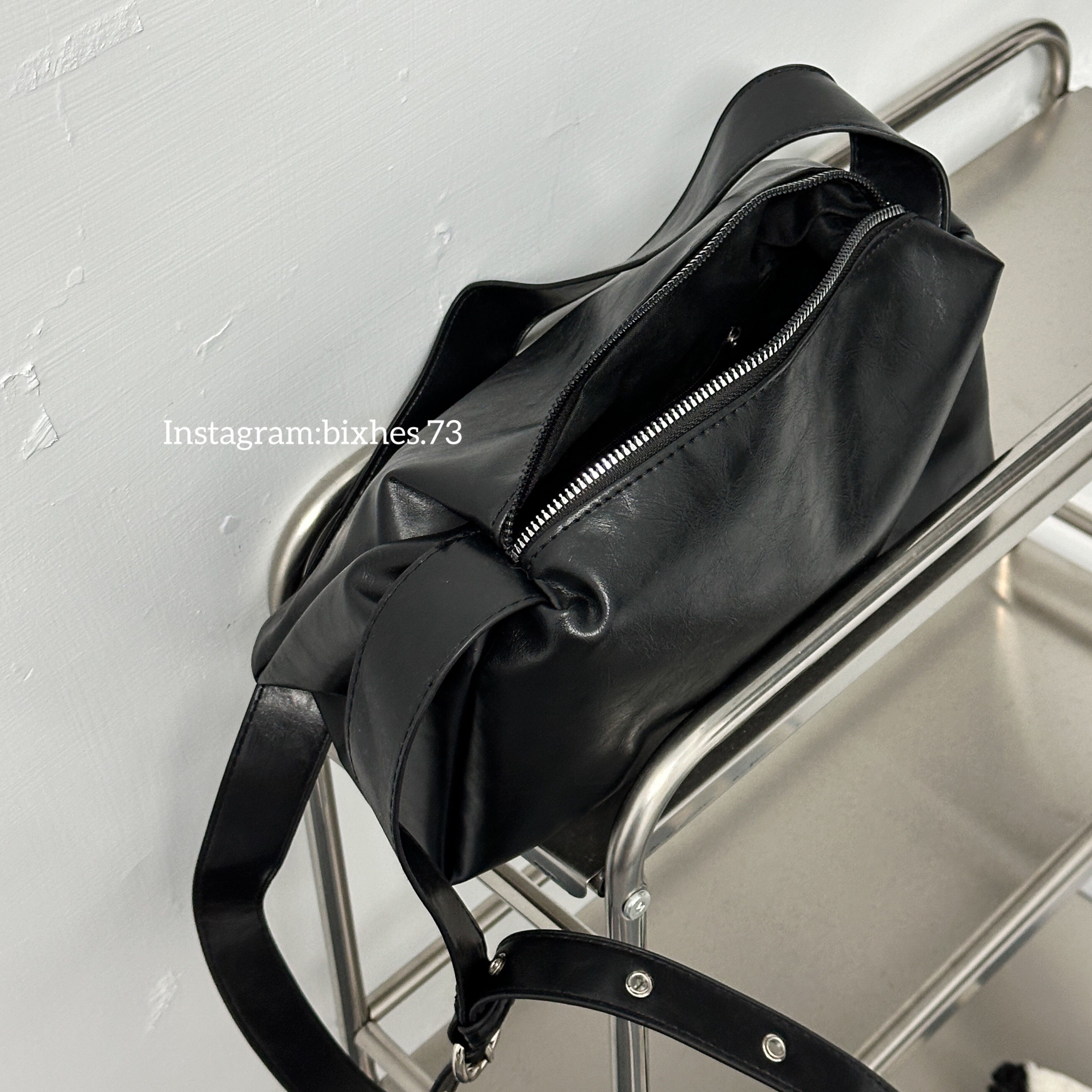 寬肩多孔托特包(M00049)