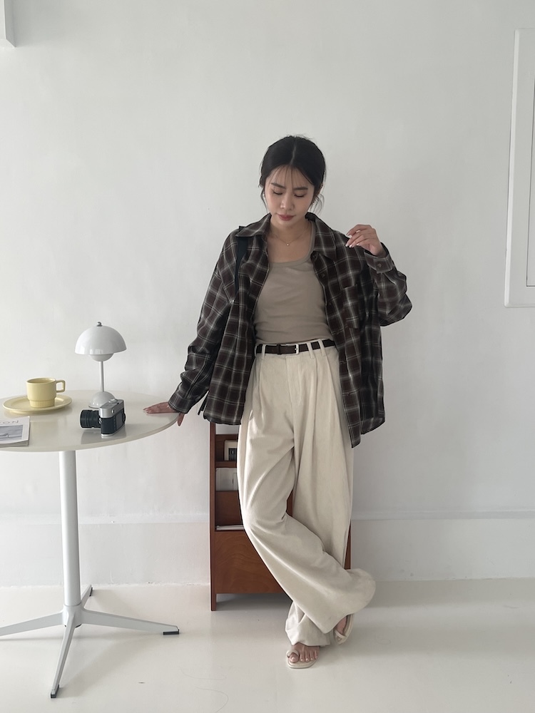 大家都驚豔的好看！皮帶燈芯絨長褲