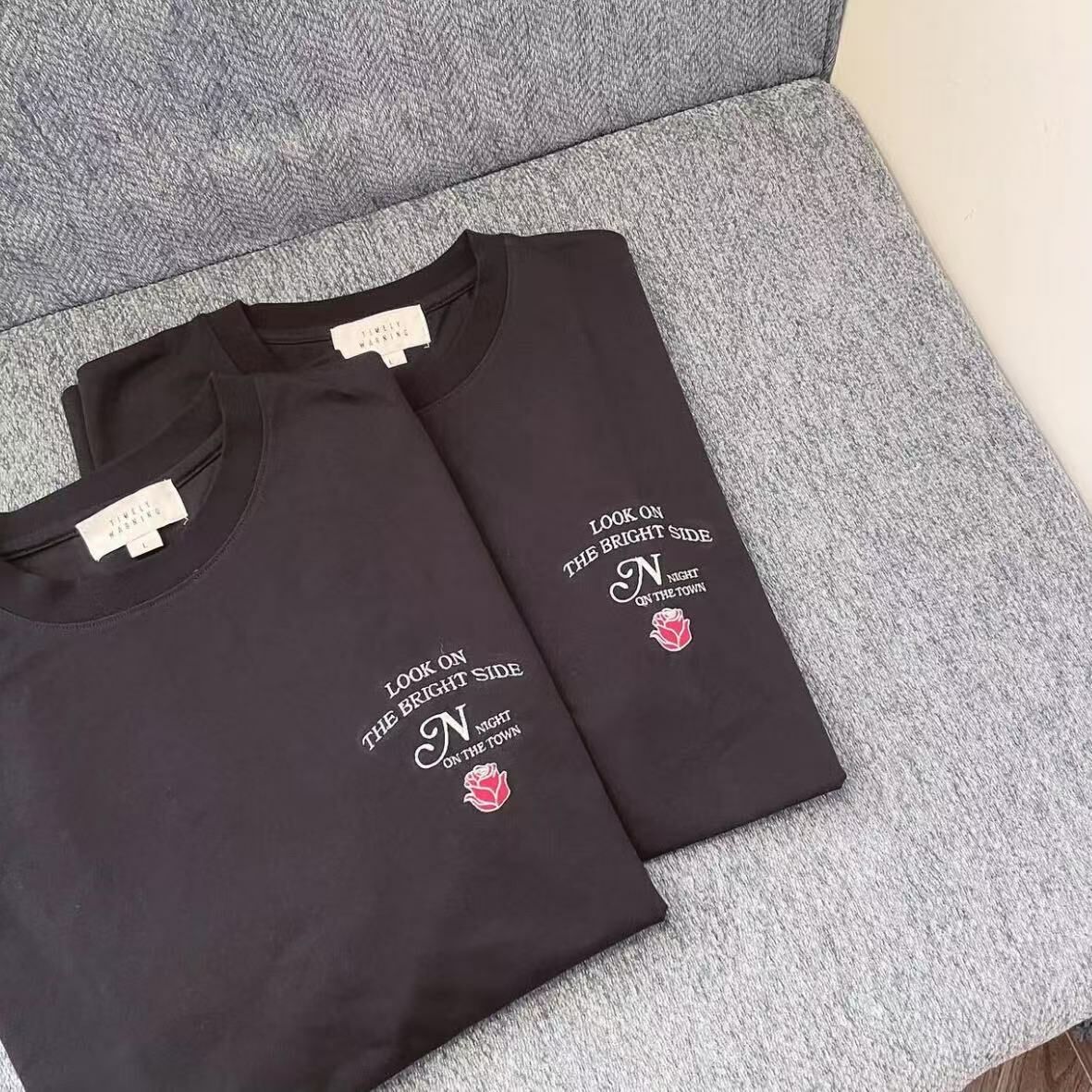 🇯🇵日本代購款 TIMELY WARNING ROSE BACK PRINT TEE