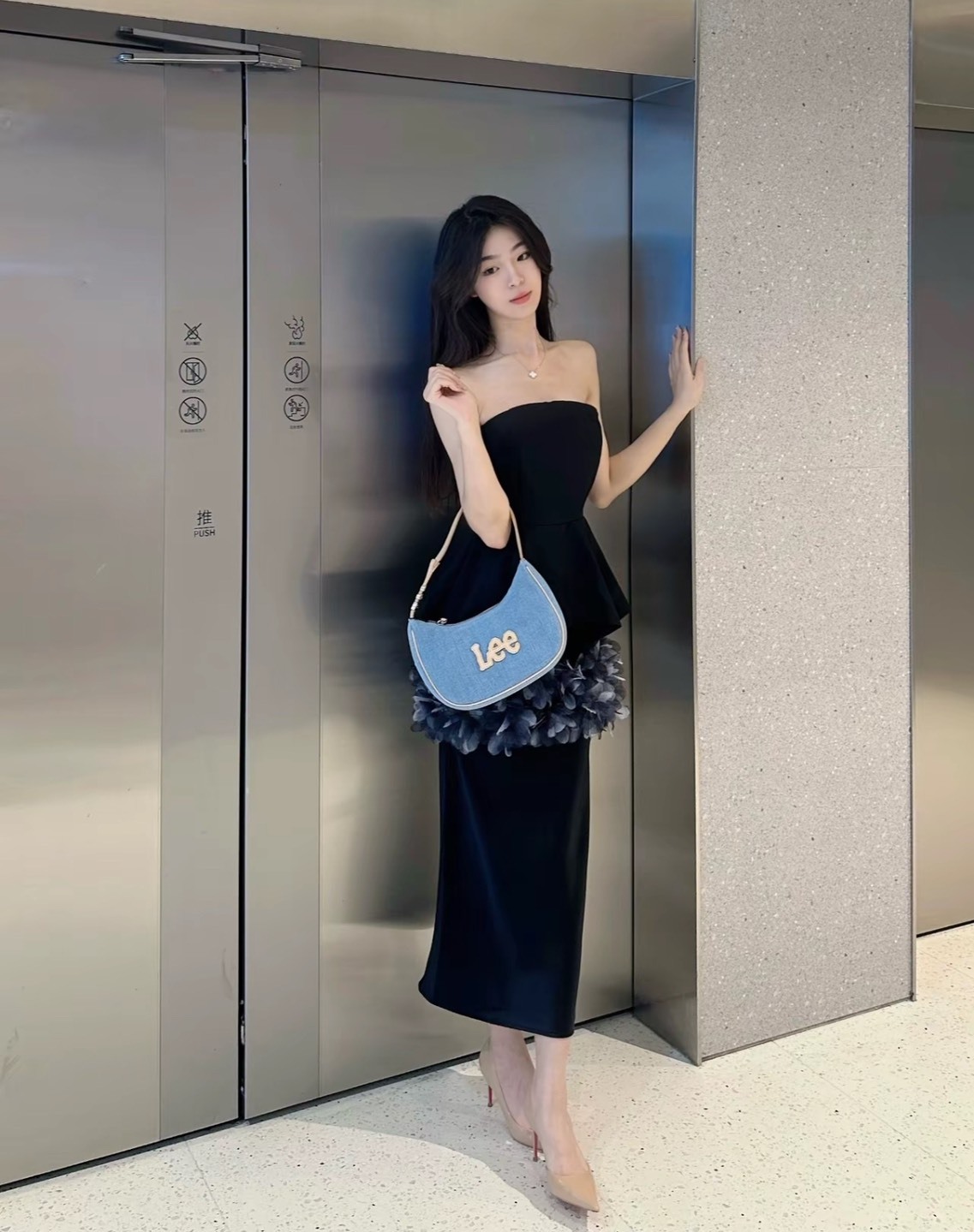 Lee LOGO五金 浅春學院風 高顏值通勤腋下包 女款 淺牛仔藍