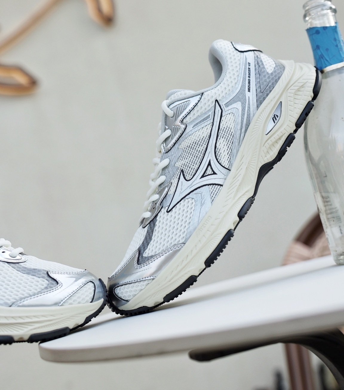 [預訂] MIZUNO Racer V2 | 奶油銀