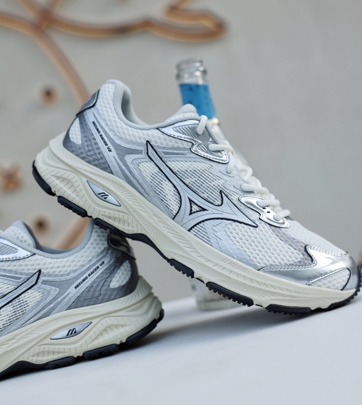 [預訂] MIZUNO Racer V2 | 奶油銀