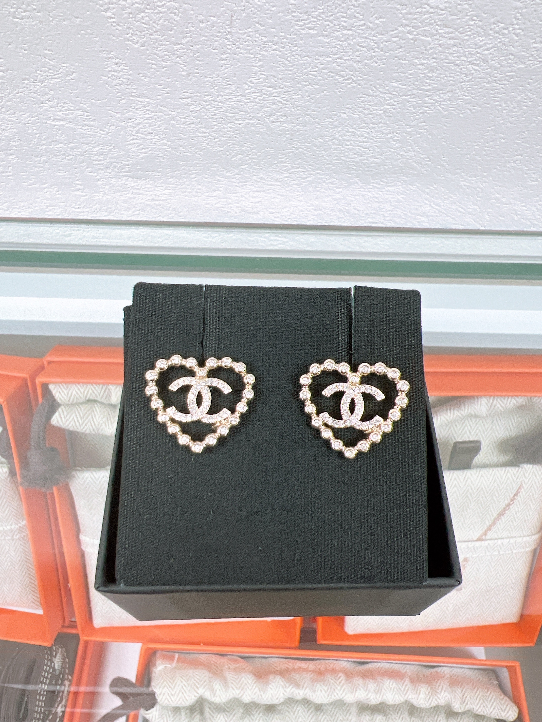 Chanel heart cc earrings 25p