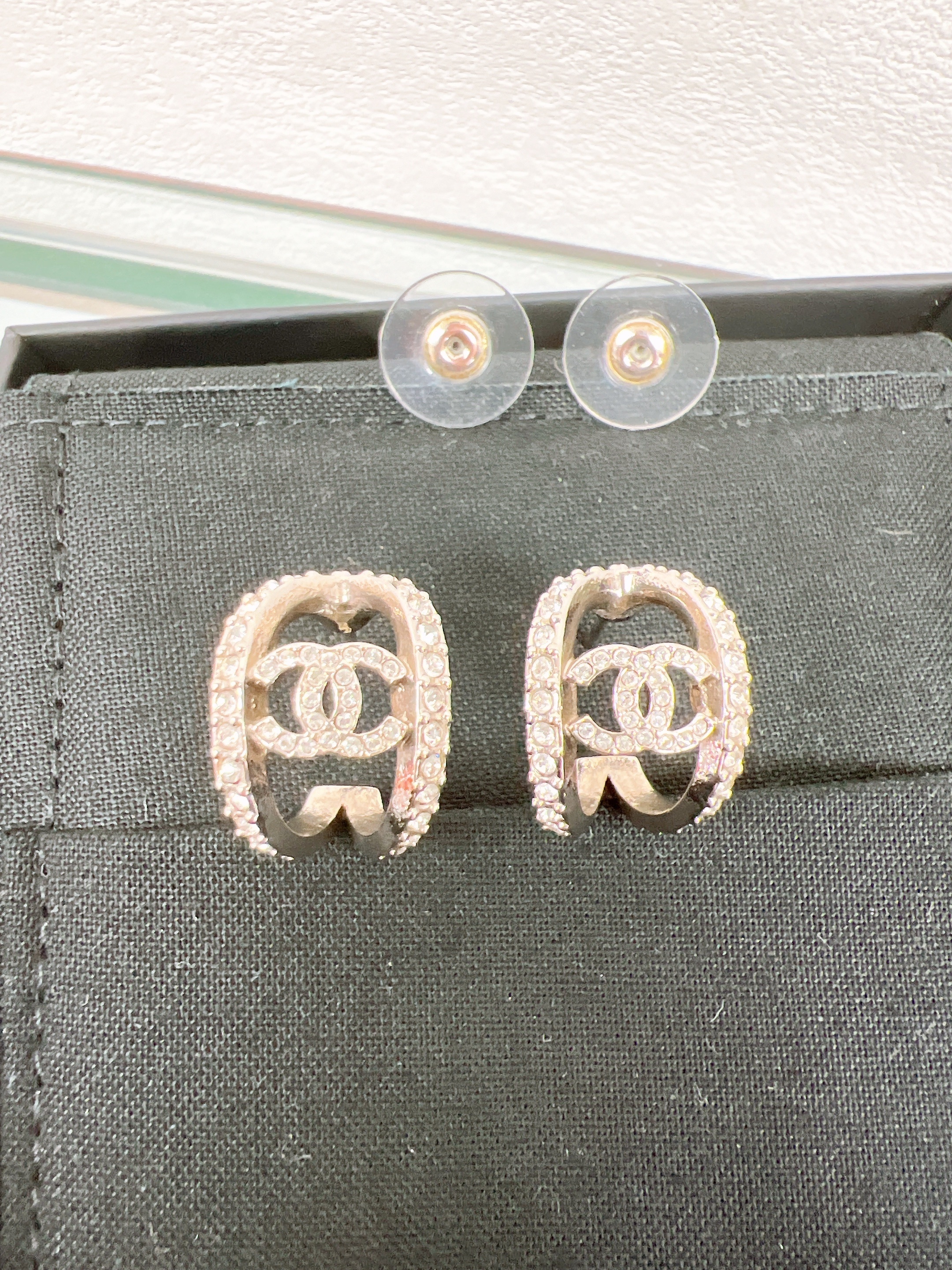 Chanel hoop earrings 22a