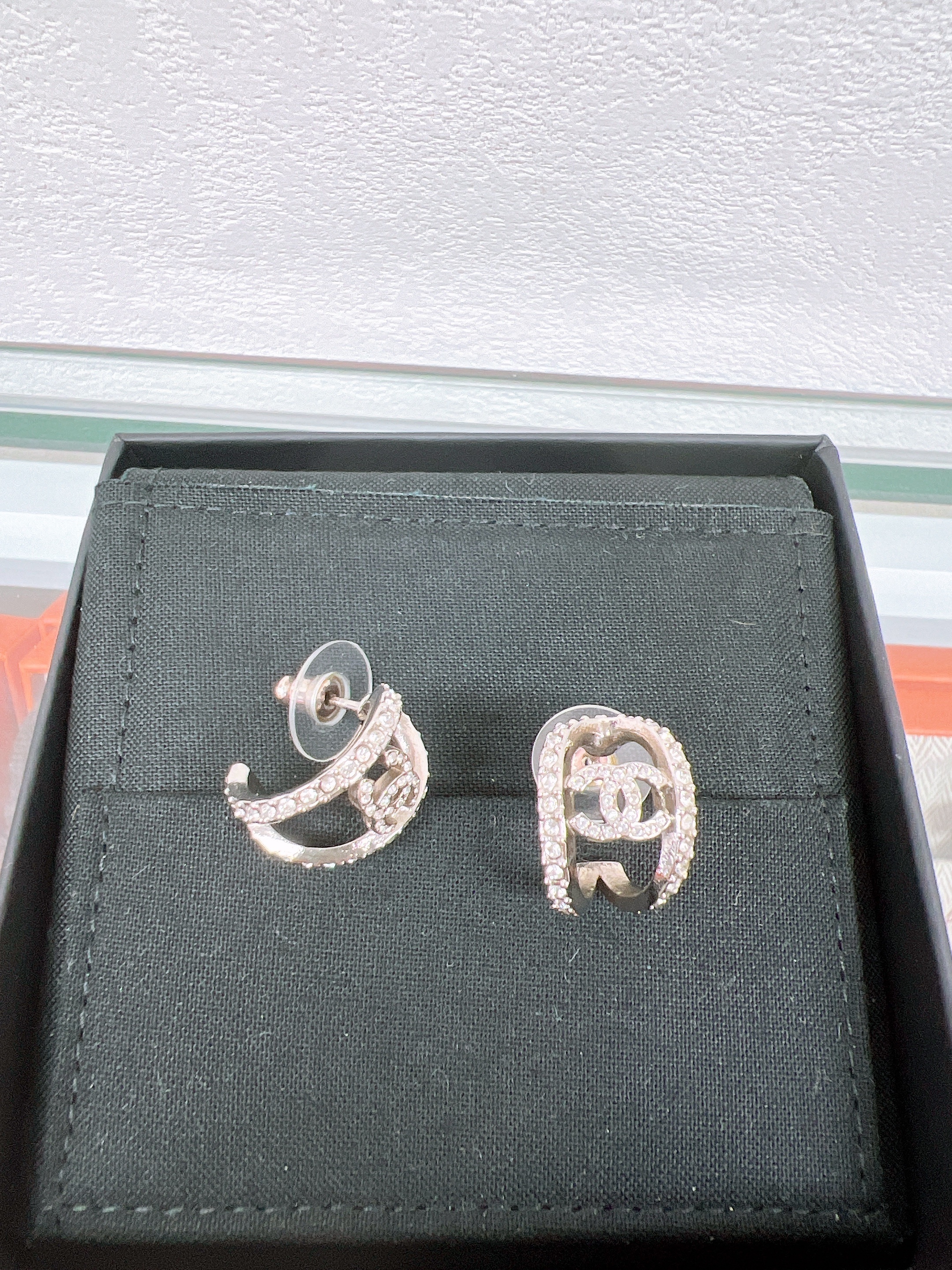Chanel hoop earrings 22a