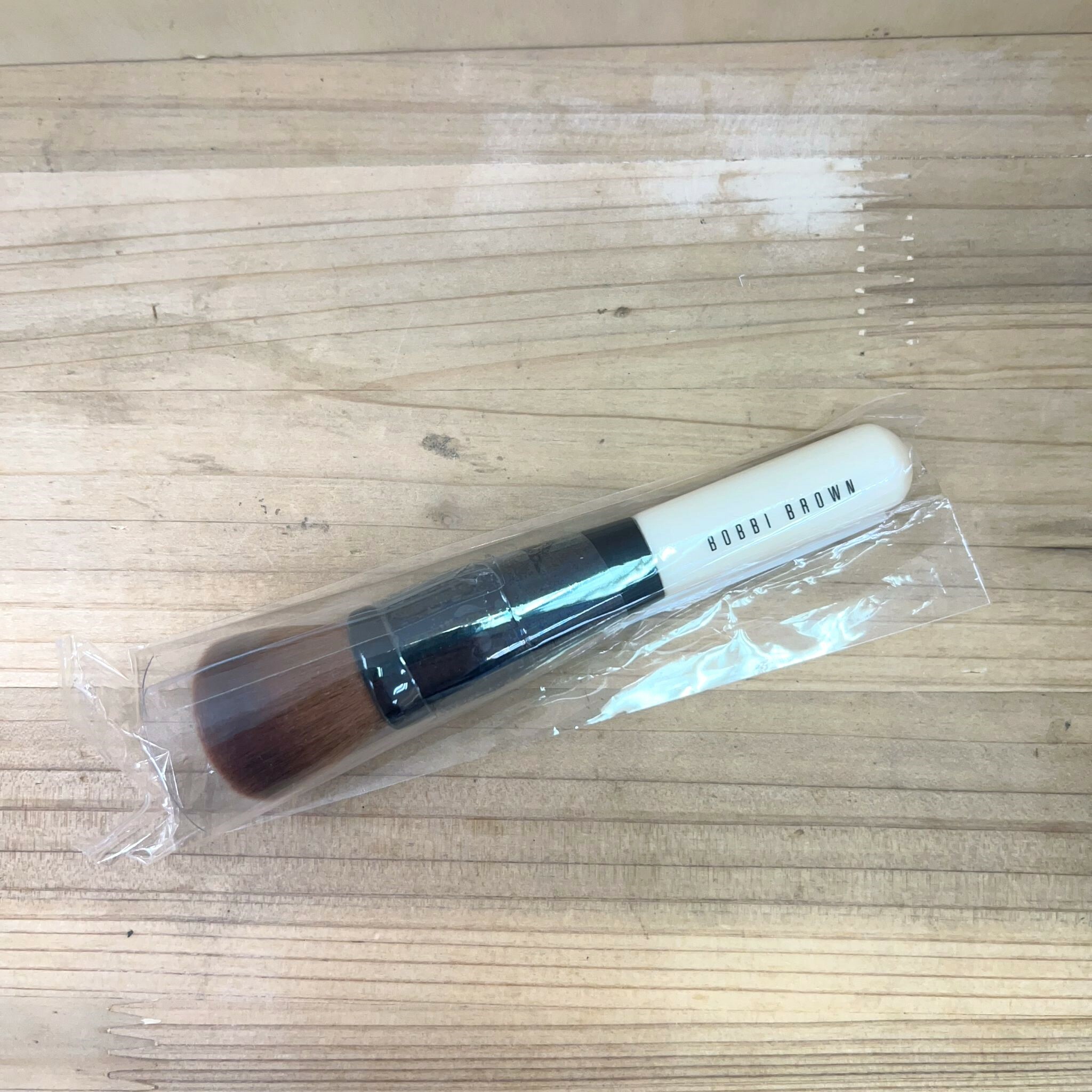 BOBBI BROWN 魔法底妝掃