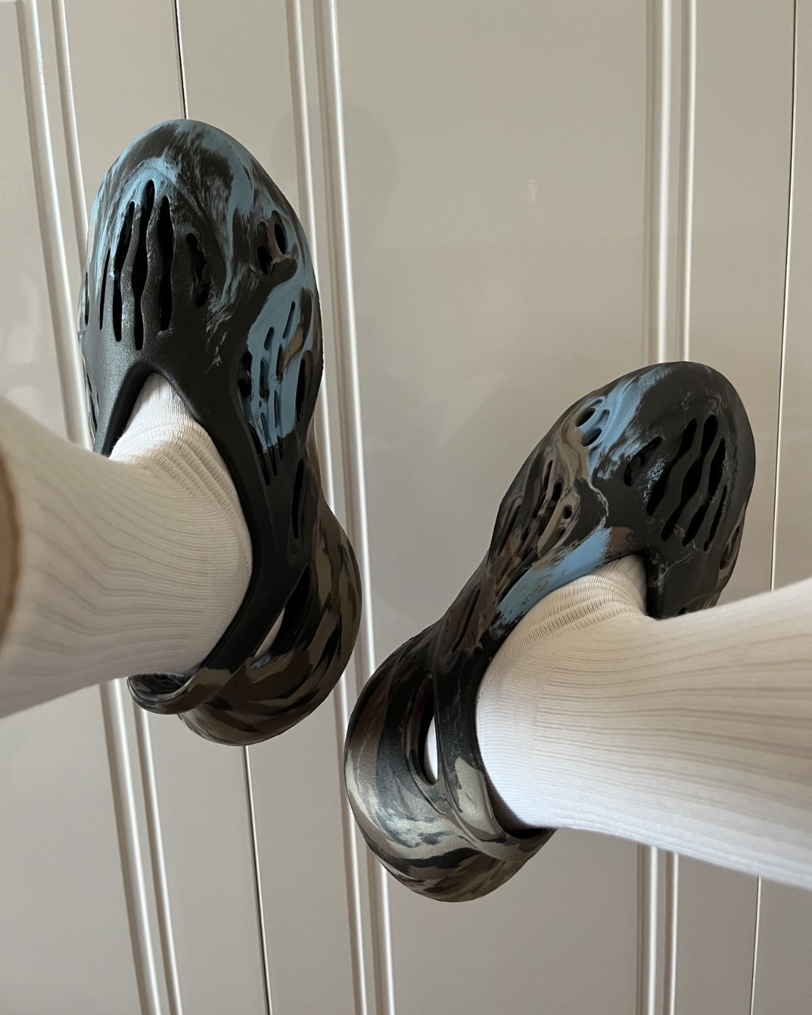 <現貨秒出>Adidas Yeezy Foam Runner MX Cinder 黑炫彩 黑迷彩