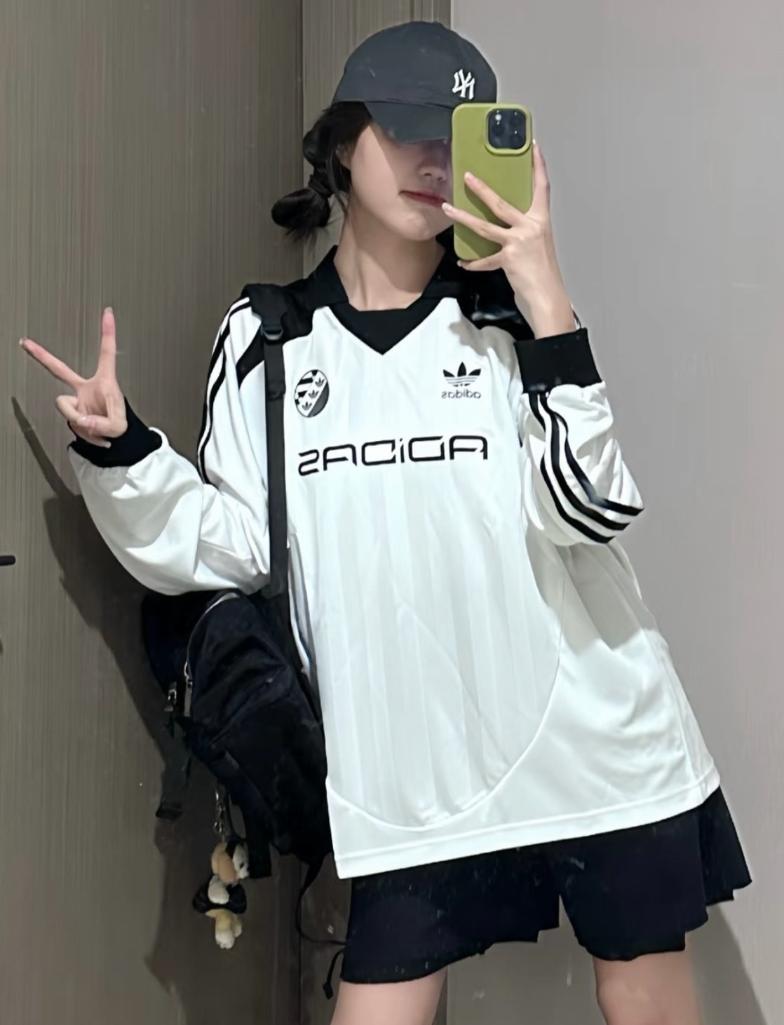 adidas Originals 三葉草 三道杠Logo寬鬆運動V領足球衣 男款 白色