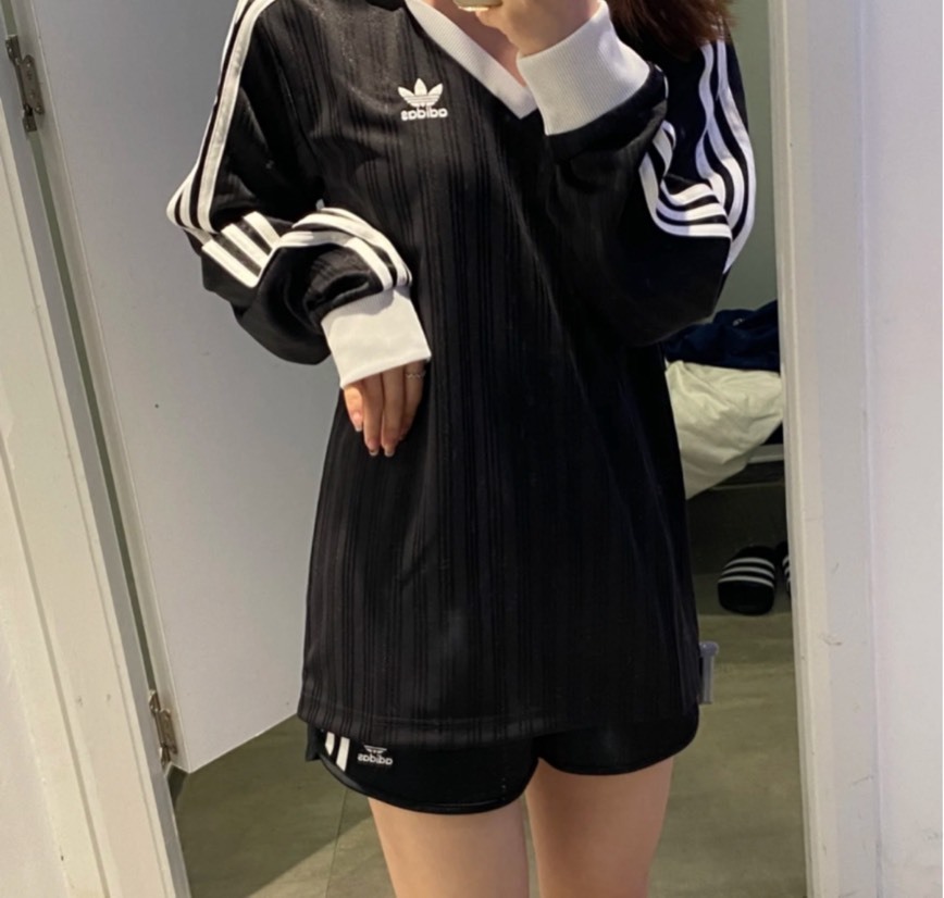 adidas Originals 美式學院風 V領條紋運動長袖T恤 女款 黑色