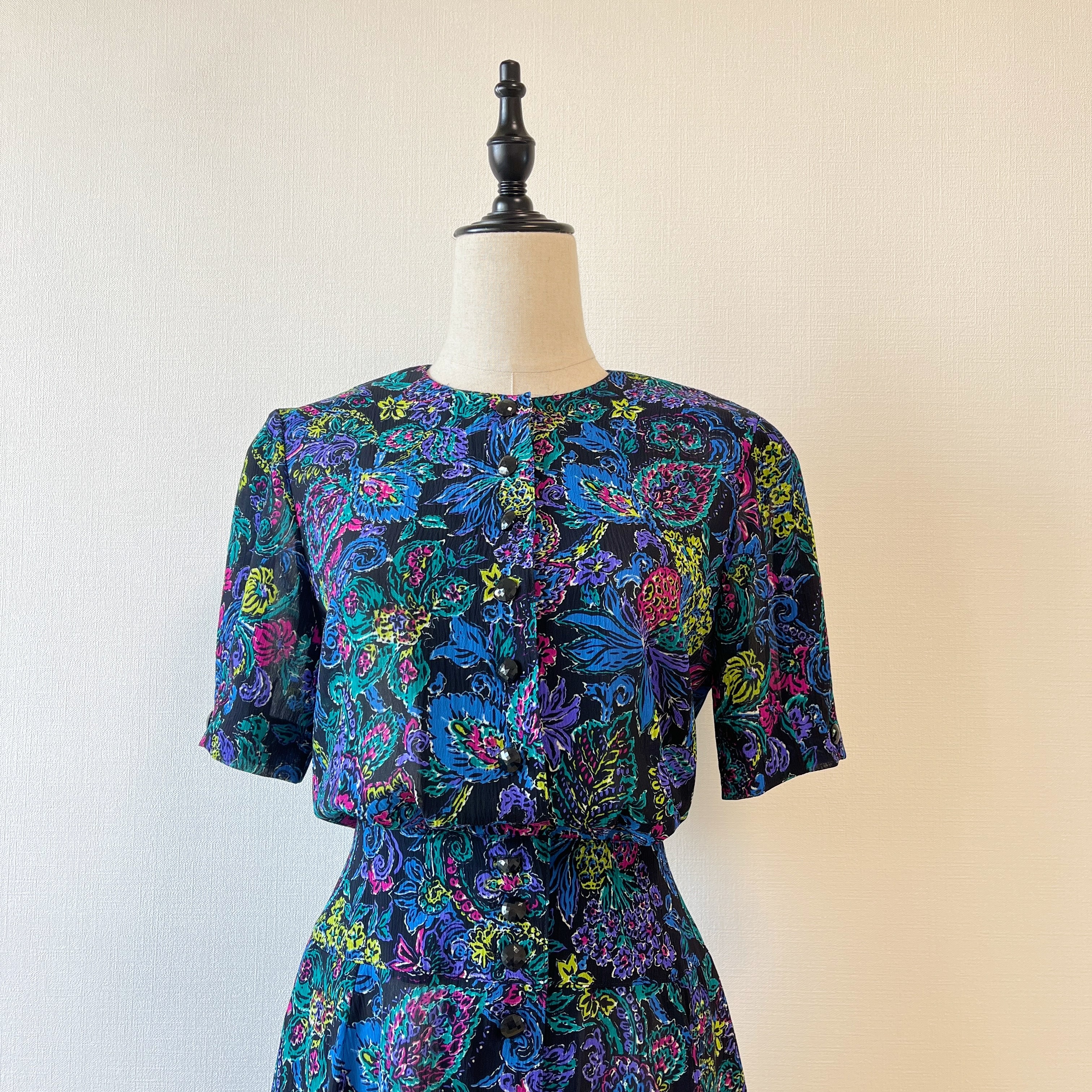 Leslie Fay 彩色花紋黑色短袖連身裙