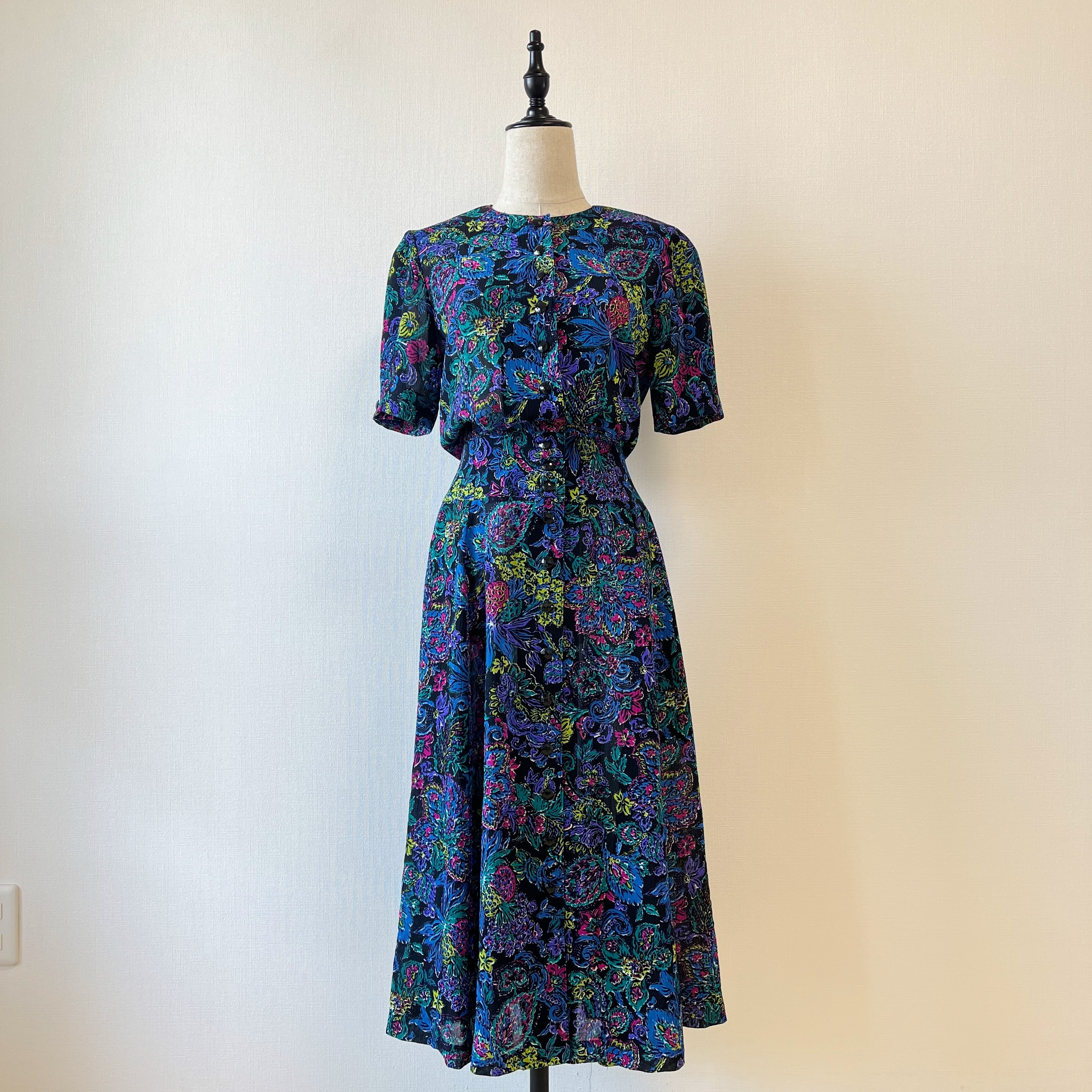 Leslie Fay 彩色花紋黑色短袖連身裙