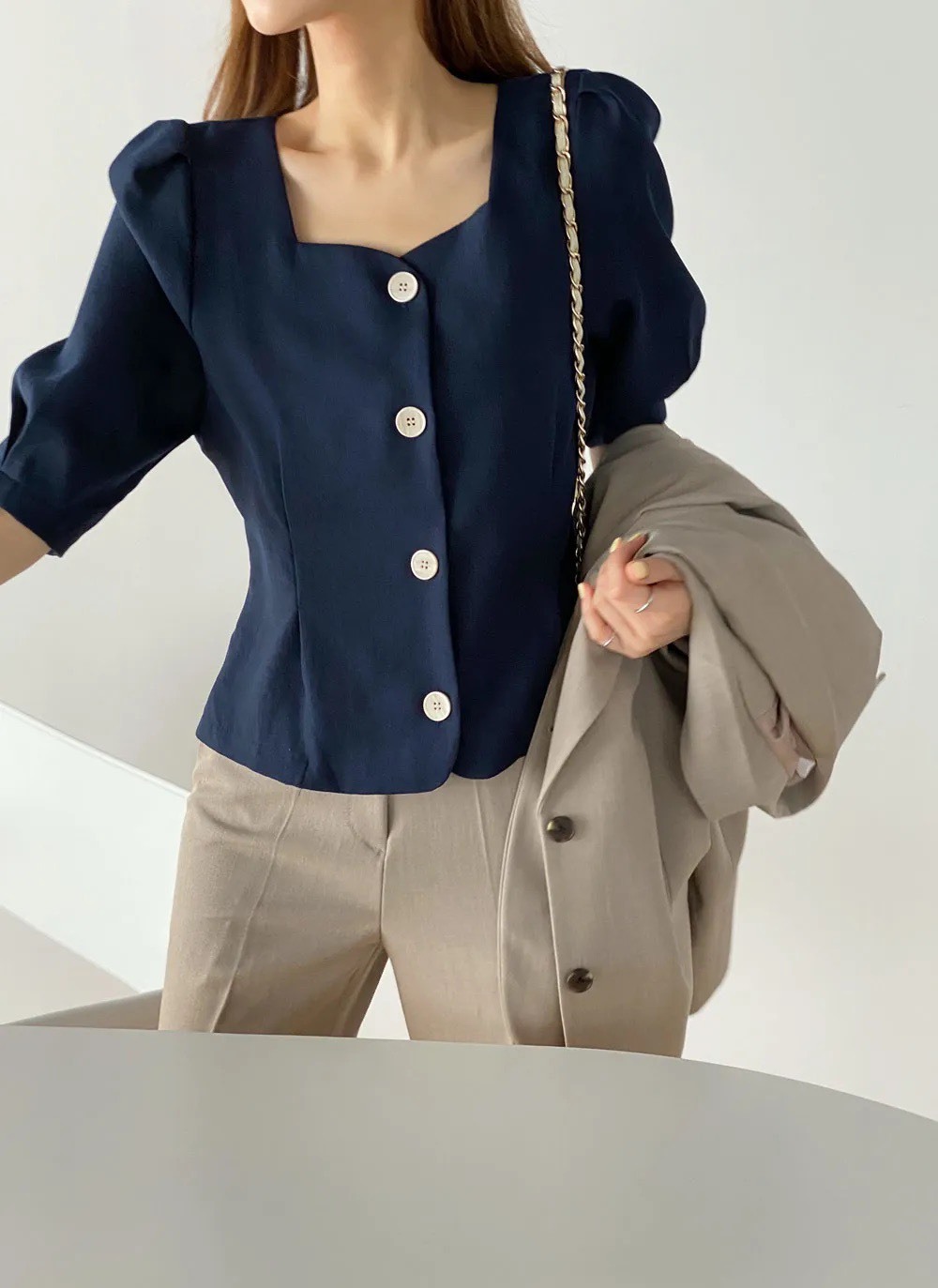 [現貨] Trista 五角領公主袖襯衫 [ 海軍藍 / Free ]