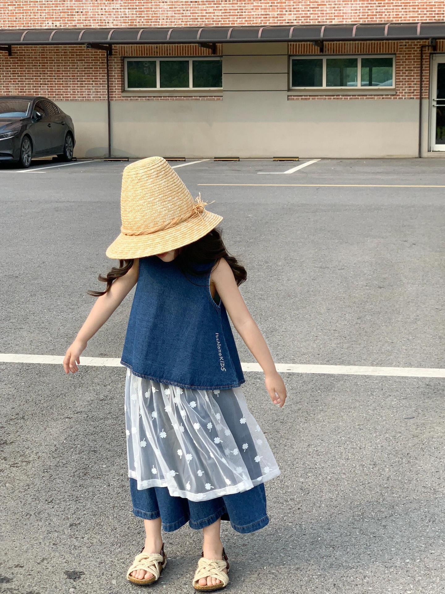 牛仔背心套裝可以搭配網紗裙  ꒱ ‧₊˚