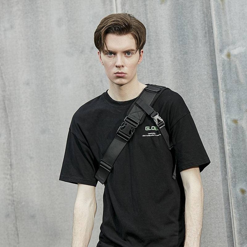 潮牌 郵差包 男士背包 郵差包 單肩包 嘻哈包包 斜背包 學生包包 黑色包包 男生郵差包 運動斜背包 大包包 188