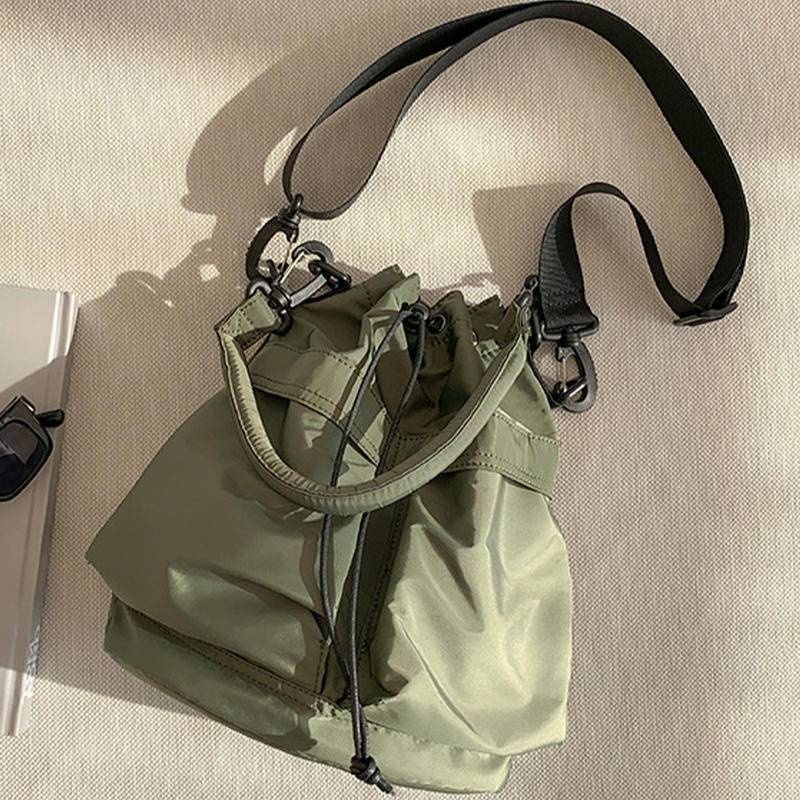 女包包 個性包包 單肩包 斜背包 休閒包包 抽繩包包 手提桶包  尼龍水桶包女 夏天包包 韓國包包 韓系包包 445