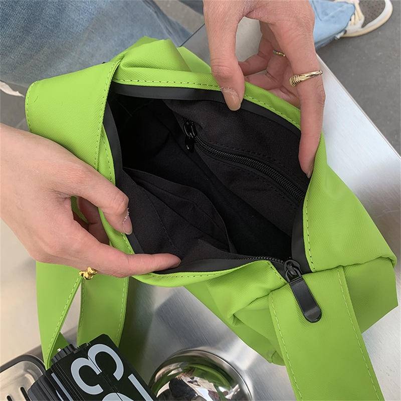 女生包包 枕頭包 寬肩帶包包 輕量斜背包 輕量側背包 韓國斜背包 韓國包包 潮牌包包 圓筒包 圓桶包 尼龍包包 443