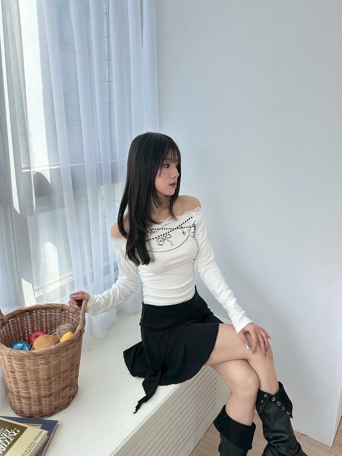 純欲代表作 蕾絲一字領項鍊印花上衣2colors (白色)