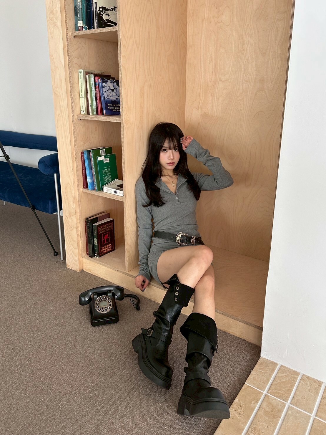 心機秘書👩🏻‍💼 灰色修身針織兩件套（V領上衣+短褲）