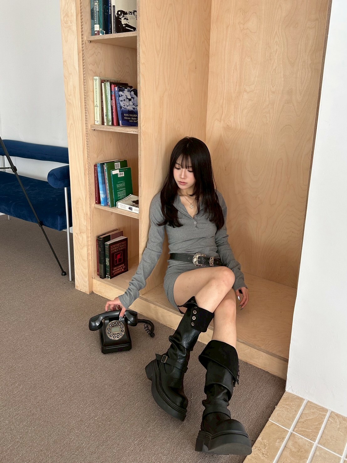 心機秘書👩🏻‍💼 灰色修身針織兩件套（V領上衣+短褲）