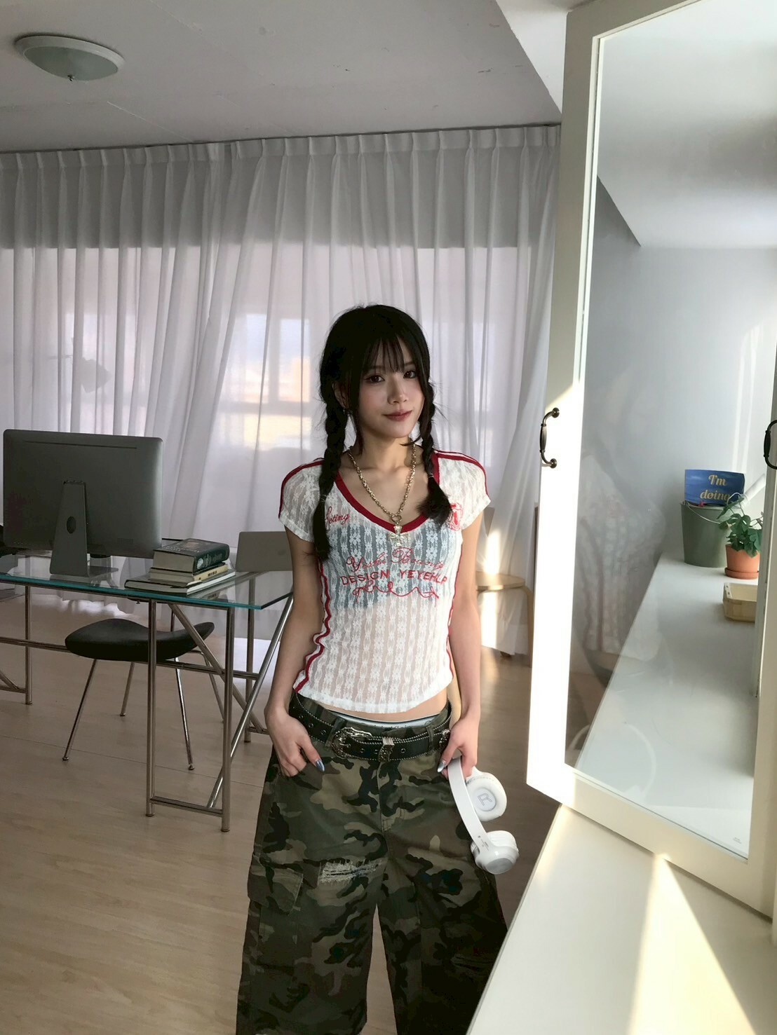 F1女賽車手 🏁V領透視蕾絲刺繡短踢 2colors