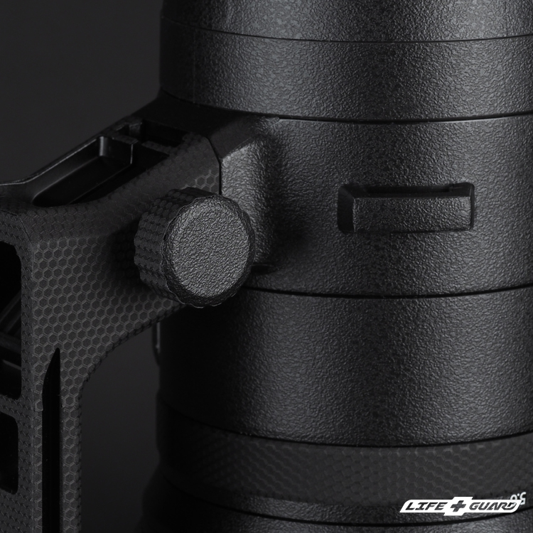 黑色砂紋貼膜質感，LIFE+GUARD 設計風格