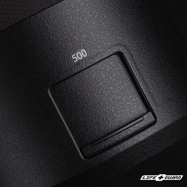 FUJIFILM GF 500mm F5.6 遮光罩貼膜展示圖，LIFE+GUARD 黑色砂紋風格