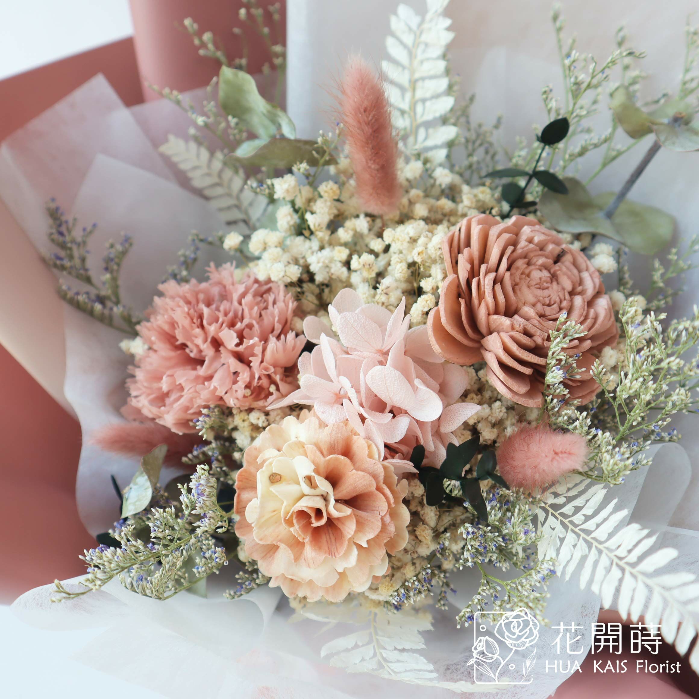 永生花束|奶茶康乃馨永生花束(M)|中型花束|永生花|乾燥花|母親節花束|告白花束