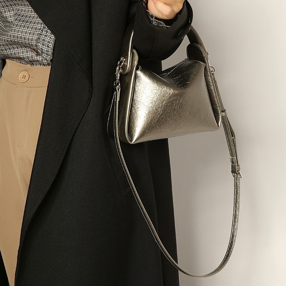 復古小包 皮革斜背手提包 爆裂紋包包 軟皮包包 烟盒包 手提包 小眾包包 簡約摺紙包 手提女包 送閨蜜 女生禮物 669