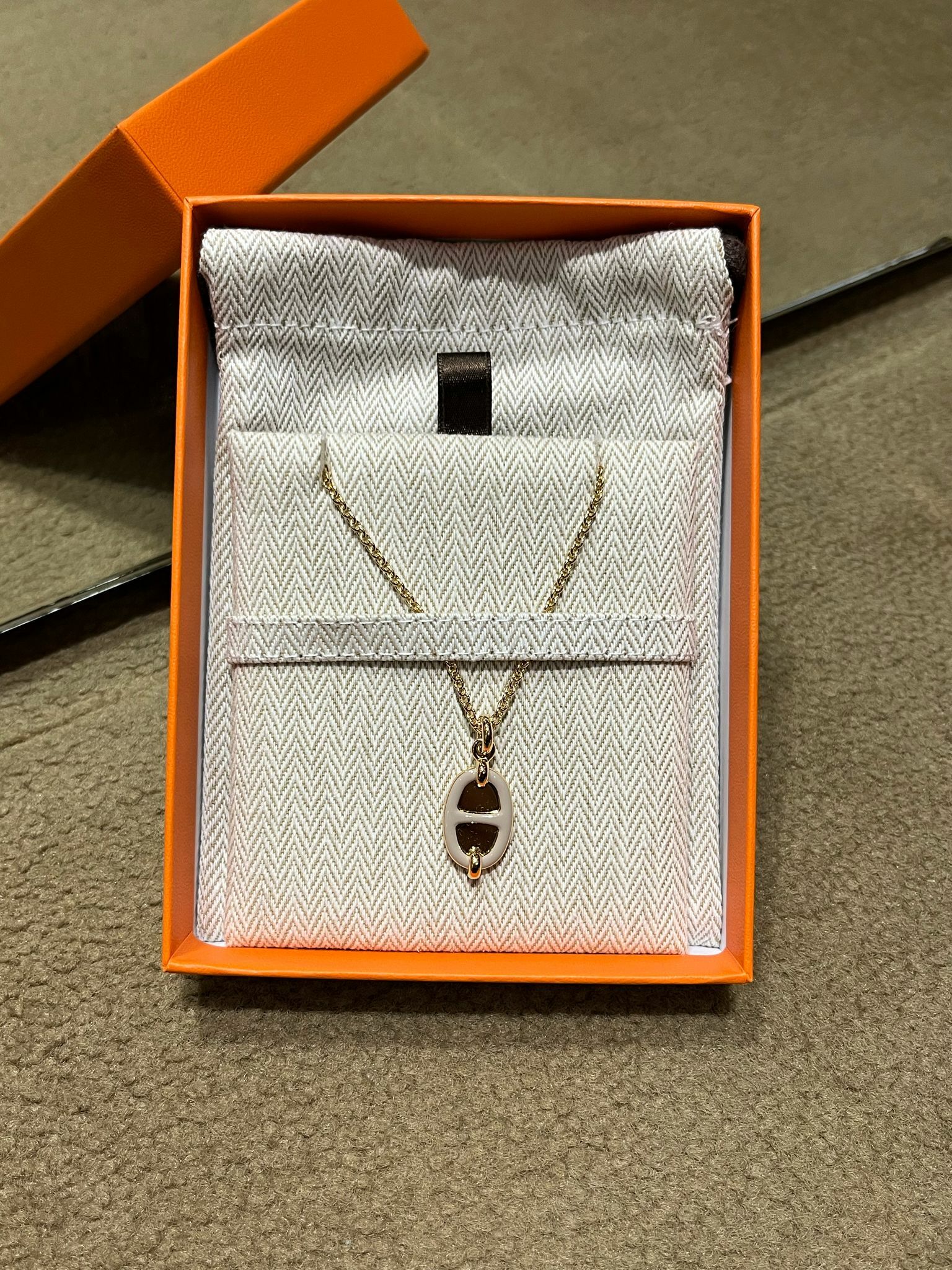 Mini maillon pendant small model marron glace CC