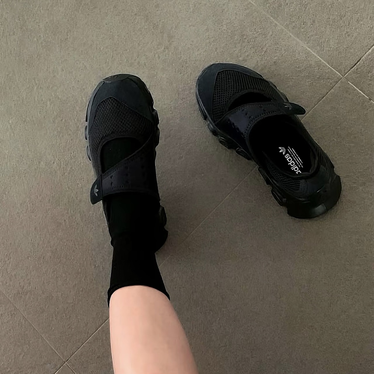 ADIDAS ORIGINALS ADIFOM MEGAJANE 全黑 瑪莉珍 女鞋 休閒 魔鬼氈  JI2416