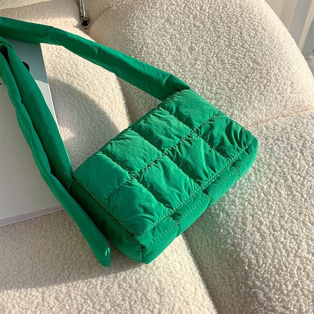 包包 側背包 小方包 女生斜背包 尼龍斜背包 韓國包包 攜便包 鋪棉包包 側背小包 ins包包 格子包包 禮物 610