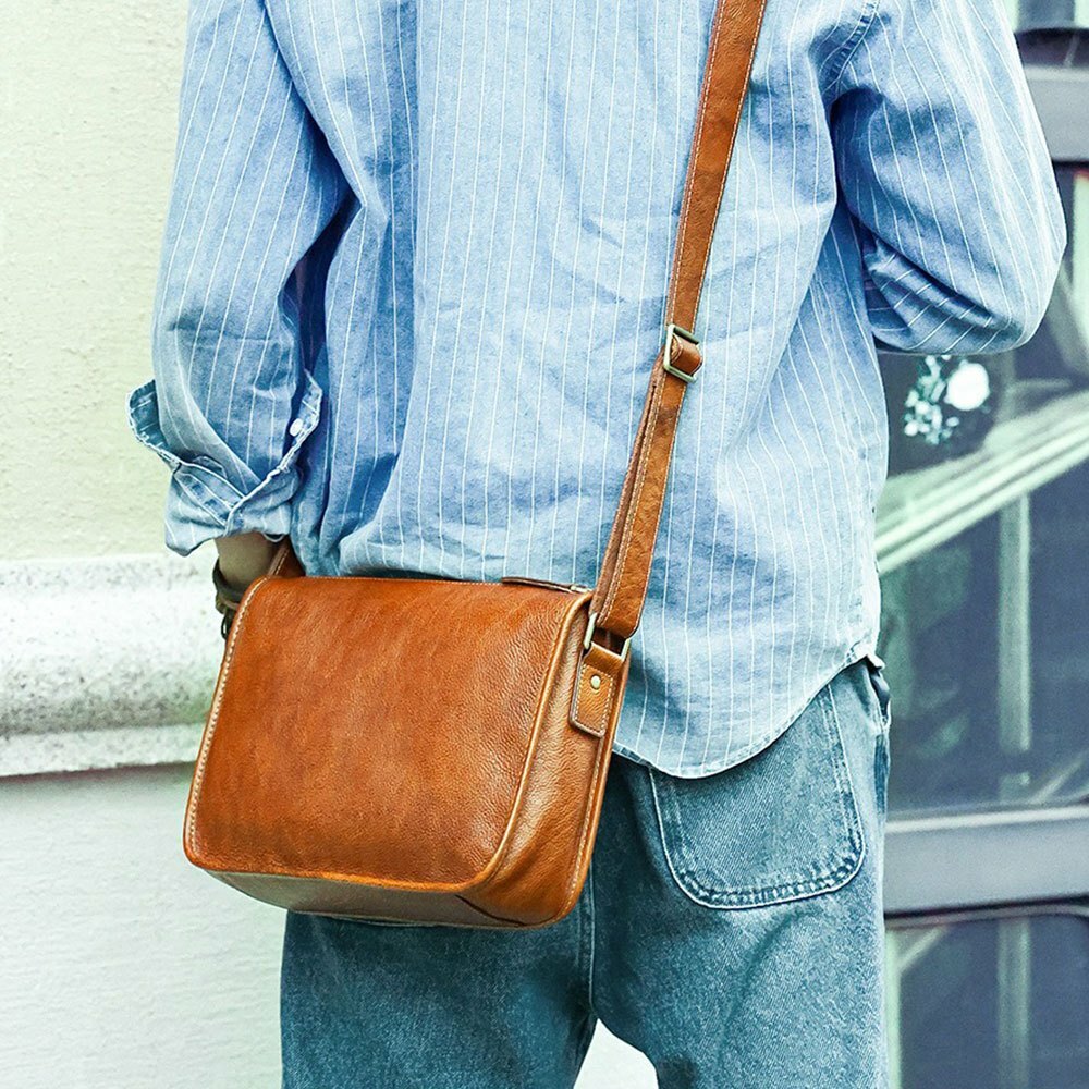 斜背包 側背包 男生包包 真皮包包 牛皮包包 黑色包包 大容量包包 休閒包包 郵差包 小方包 軟皮包包 男生禮物 002