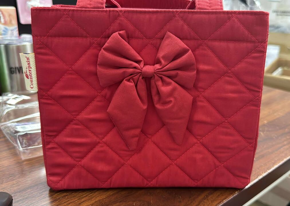 現貨 泰國NARAYA HANDBAG 清貨價貨品，不設退換 (AT4 234)