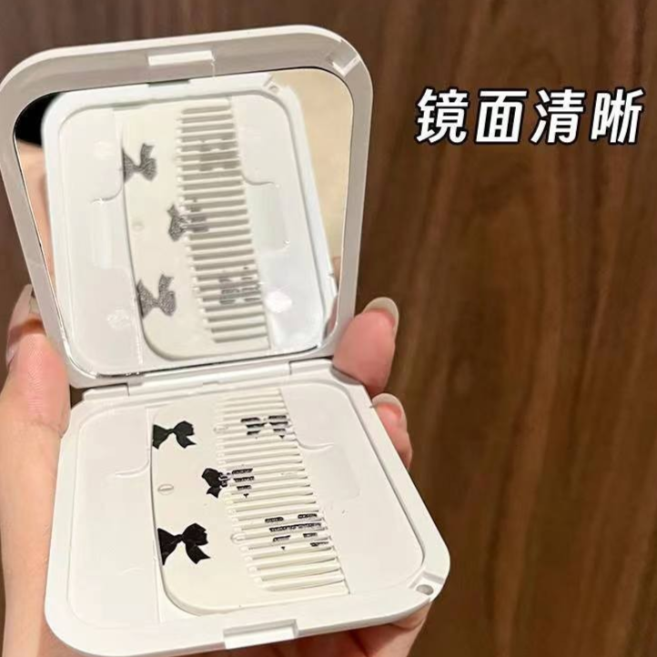 Girly Bow Flip Cover 2-in-1 Comb & Makeup Mirror