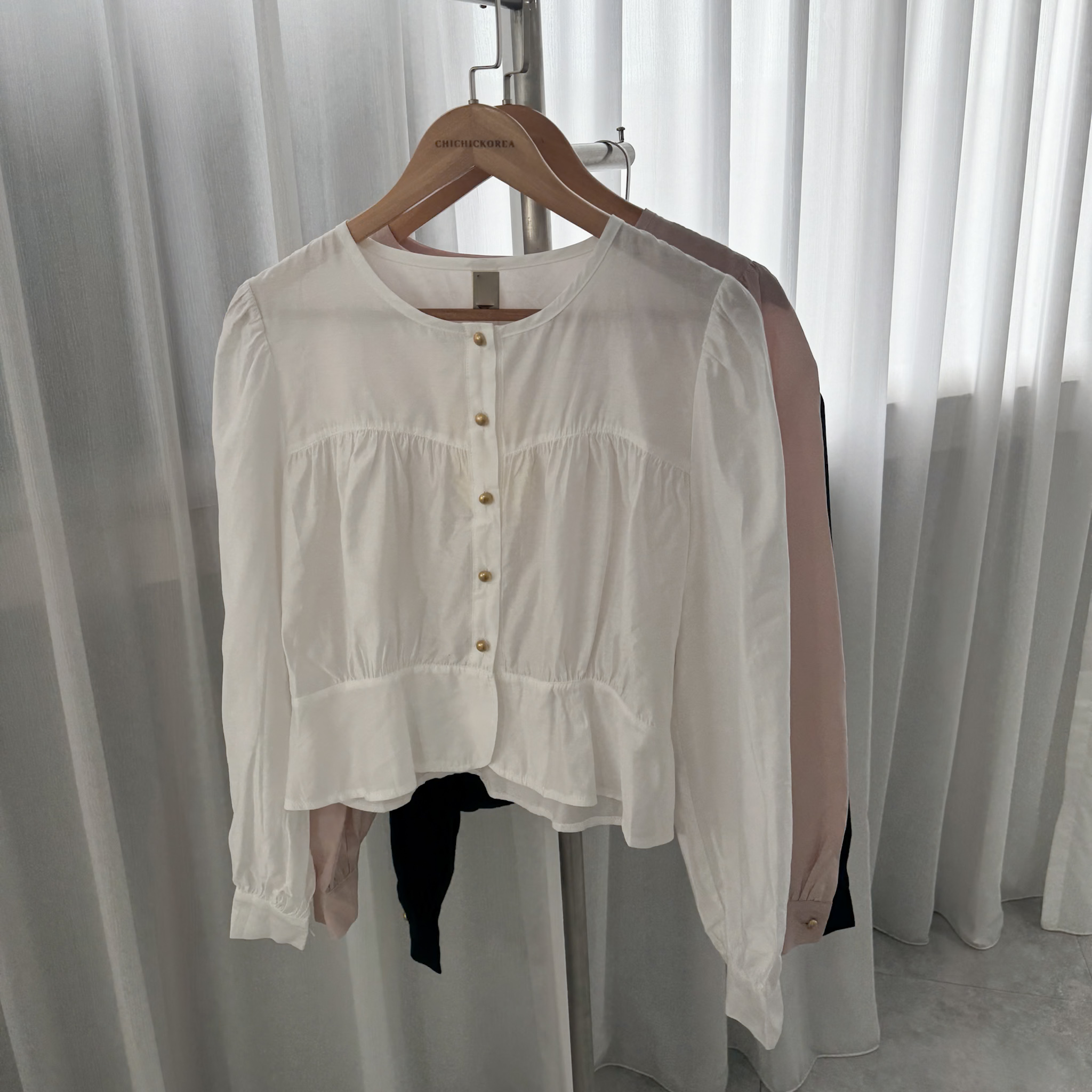 淡金釦光澤衫(白/粉/黑)