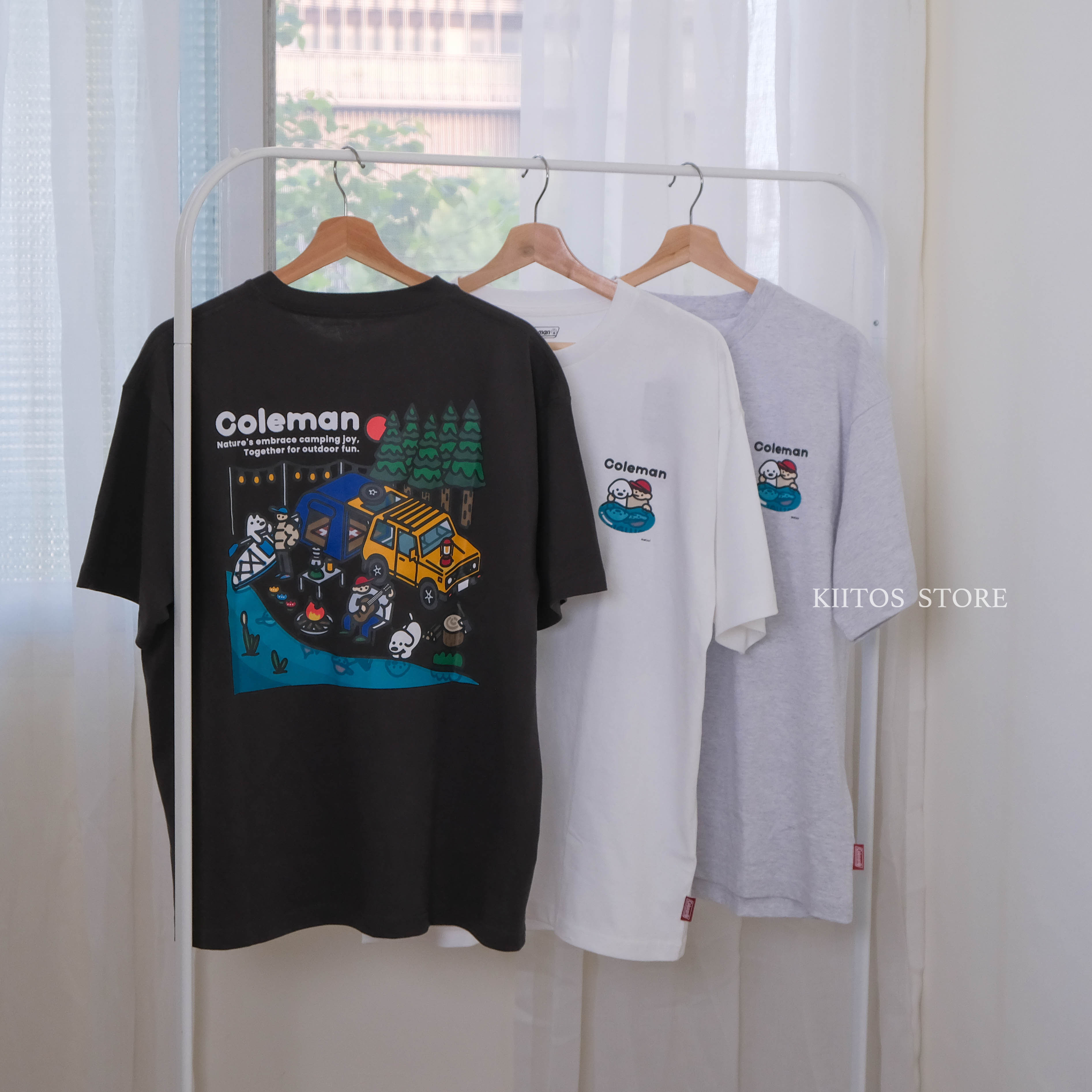 【現貨】Coleman × matsui × FREAK'S STORE 三方聯名 2025新款 狗狗 湖邊 露營 雙面印花 圓領 短袖 T-shirt