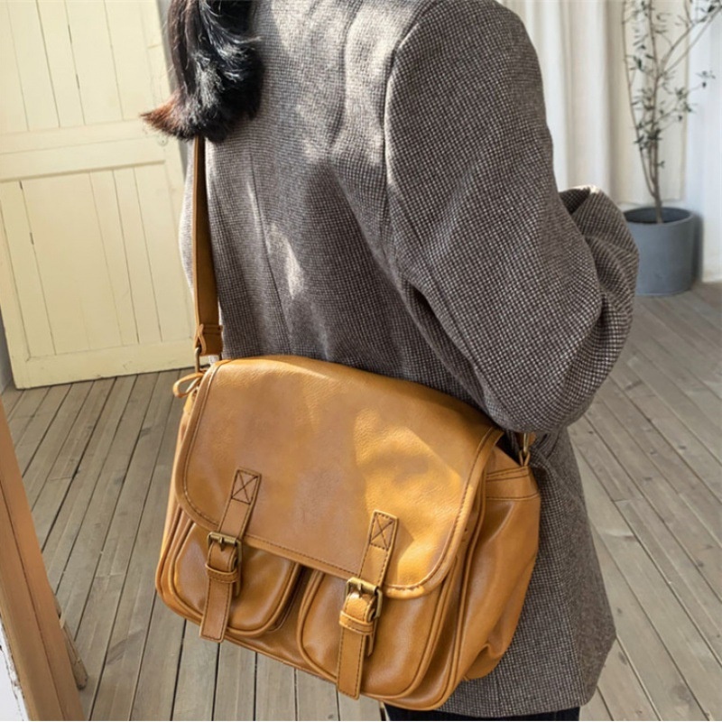 超仿真皮革 中性包包 斜背包 情侶包 劍僑包 郵差包 肩背包 皮革包包 單肩包 斜挎包 斜背包 側背包 皮質包包059