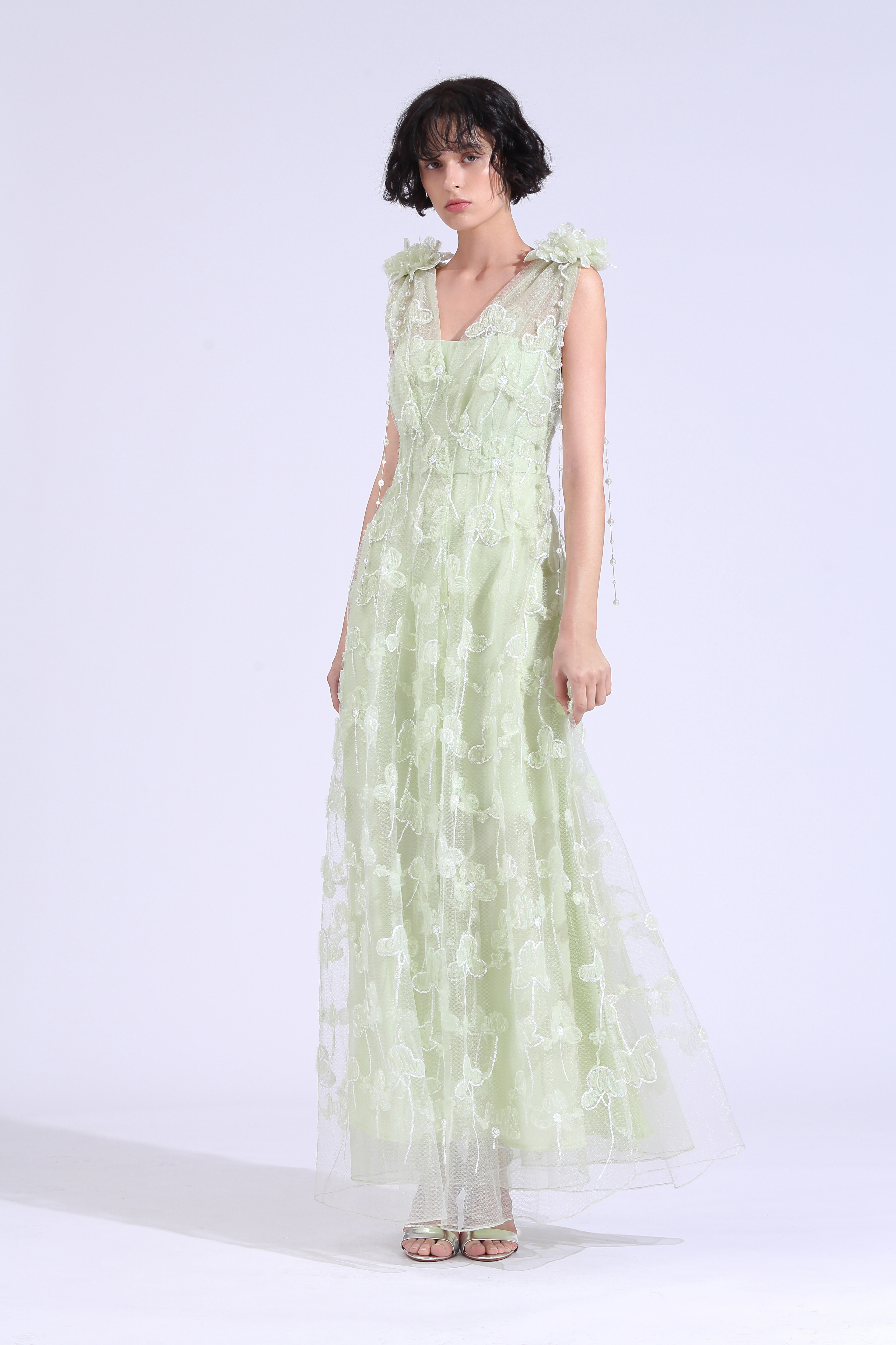 BE10026E1 鳶尾花刺繡飄帶V領X行長洋 (附活動花*2)