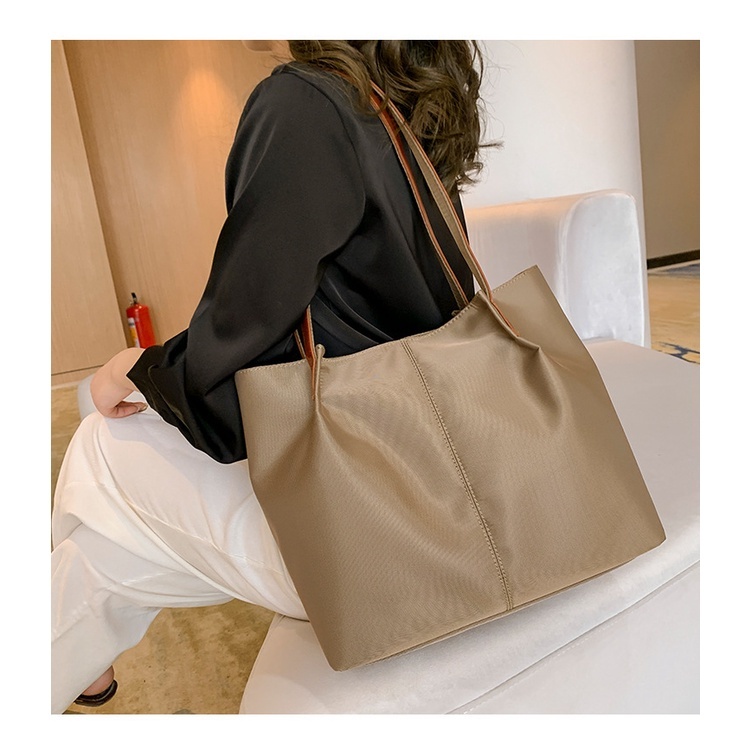 尼龍包 托特包 百搭女包 尼龍托特包 防水防髒 上班包包 通勤包包 托特包女生 大容量托特包 包包女 大容量包包111