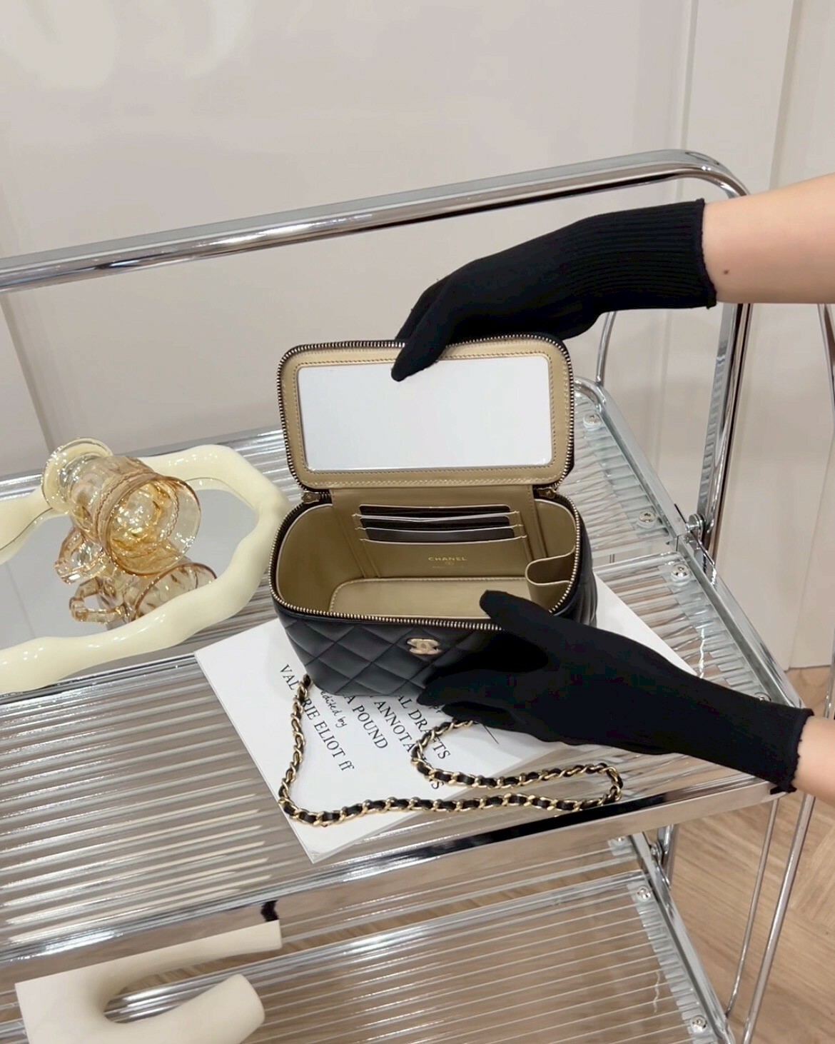 CHANEL｜金球長盒子 黑色