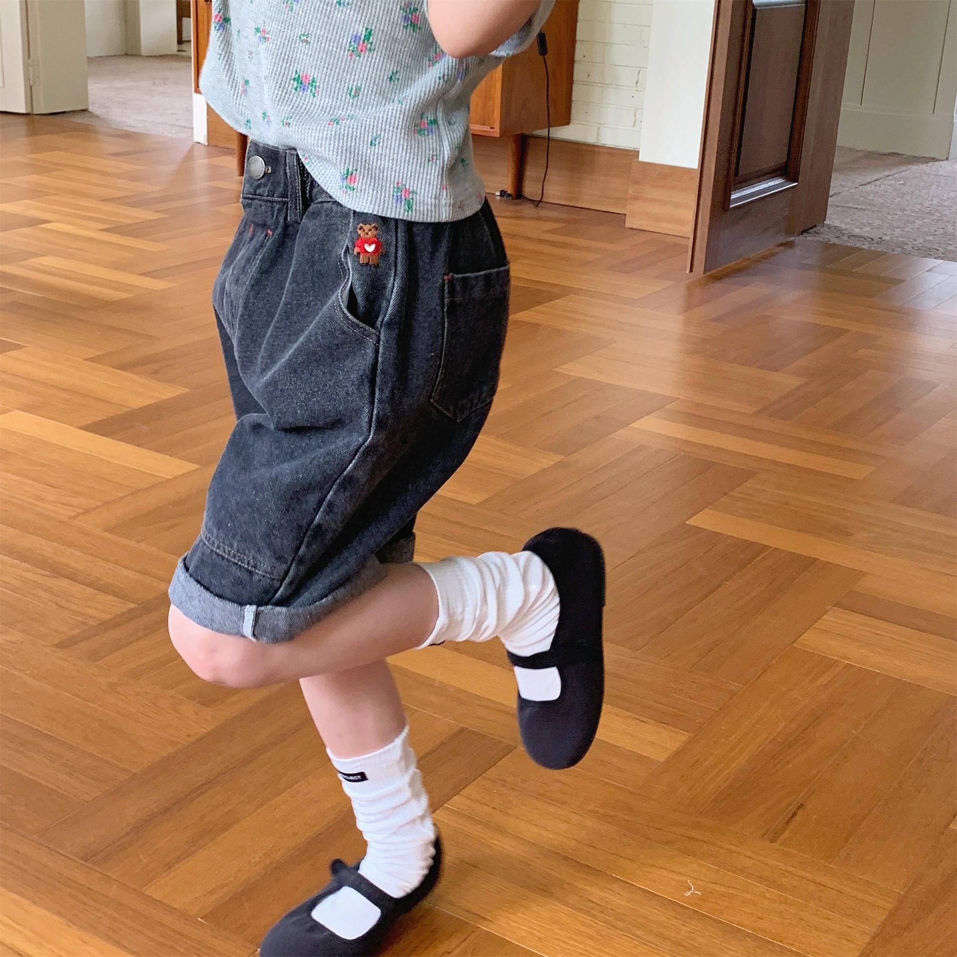 刺繡毛衣小熊五分牛仔褲